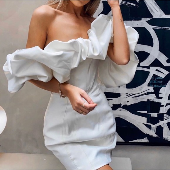 SOLD HOUSE OF CB S SELENA - Picture 4 of 5